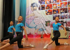 感恩母亲节青少年文艺汇演在鹿泉会堂上演